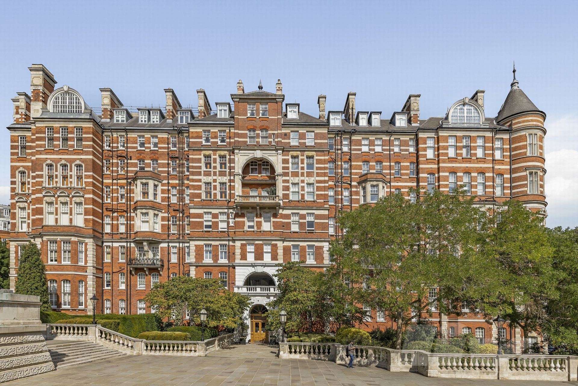 4 Bedroom Apartment to rent in Kensington, London, SW7 4 Bedroom Apartment to rent in Kensington, London, SW7