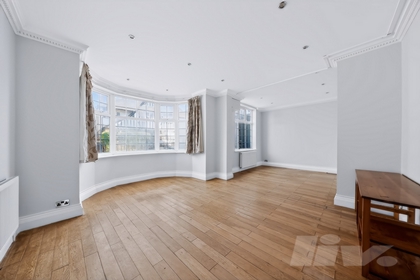 6 Bedroom House to rent in Ambrose Avenue, Golders Green, London, NW11
