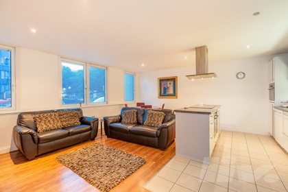 2 Bedroom Apartment to rent in Winchester Road, Swiss Cottage, London, NW3