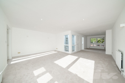 5 Bedroom Town House to rent in Harben Road, South Hampstead, London, NW6