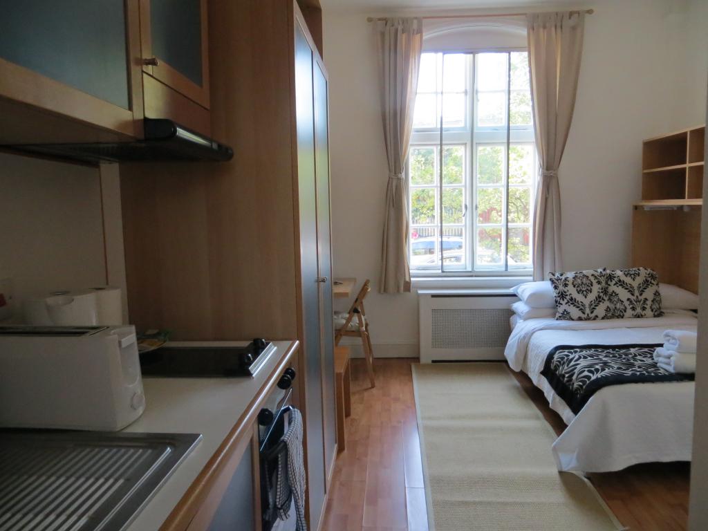 Flat to rent in , London, W6
