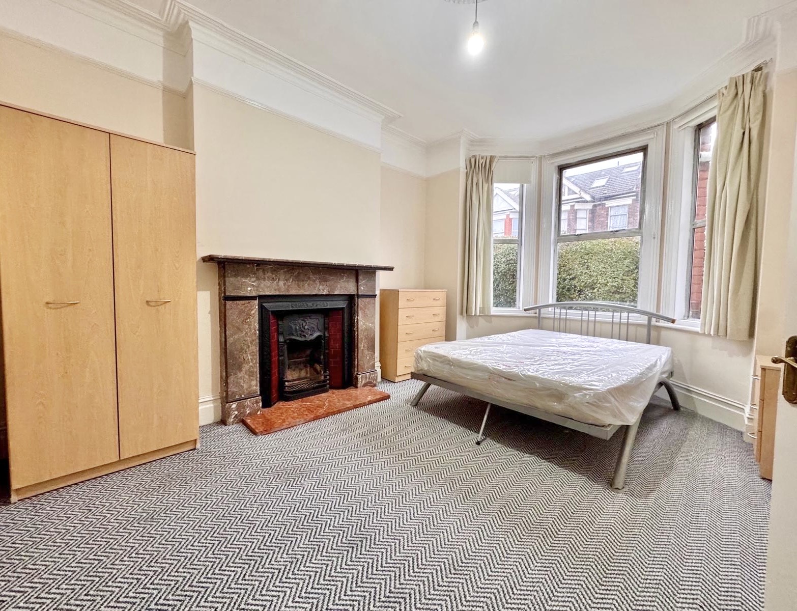2 Bedroom Flat to rent in Cricklewood, London, NW2