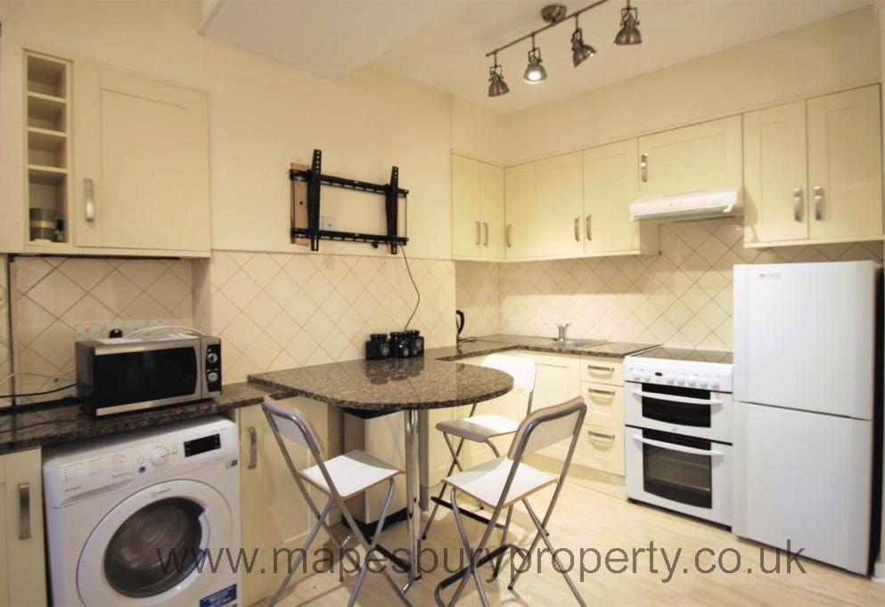 3 Bedroom Flat to rent in Dollis Hill, London, NW2
