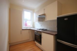 3 Bedroom Flat to rent in Ivy Road, Cricklewood, London, NW2