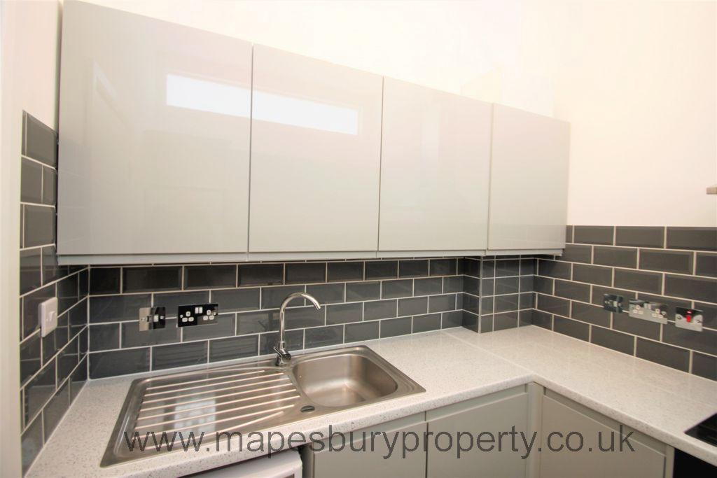 2 Bedroom Flat to rent in , London, NW2