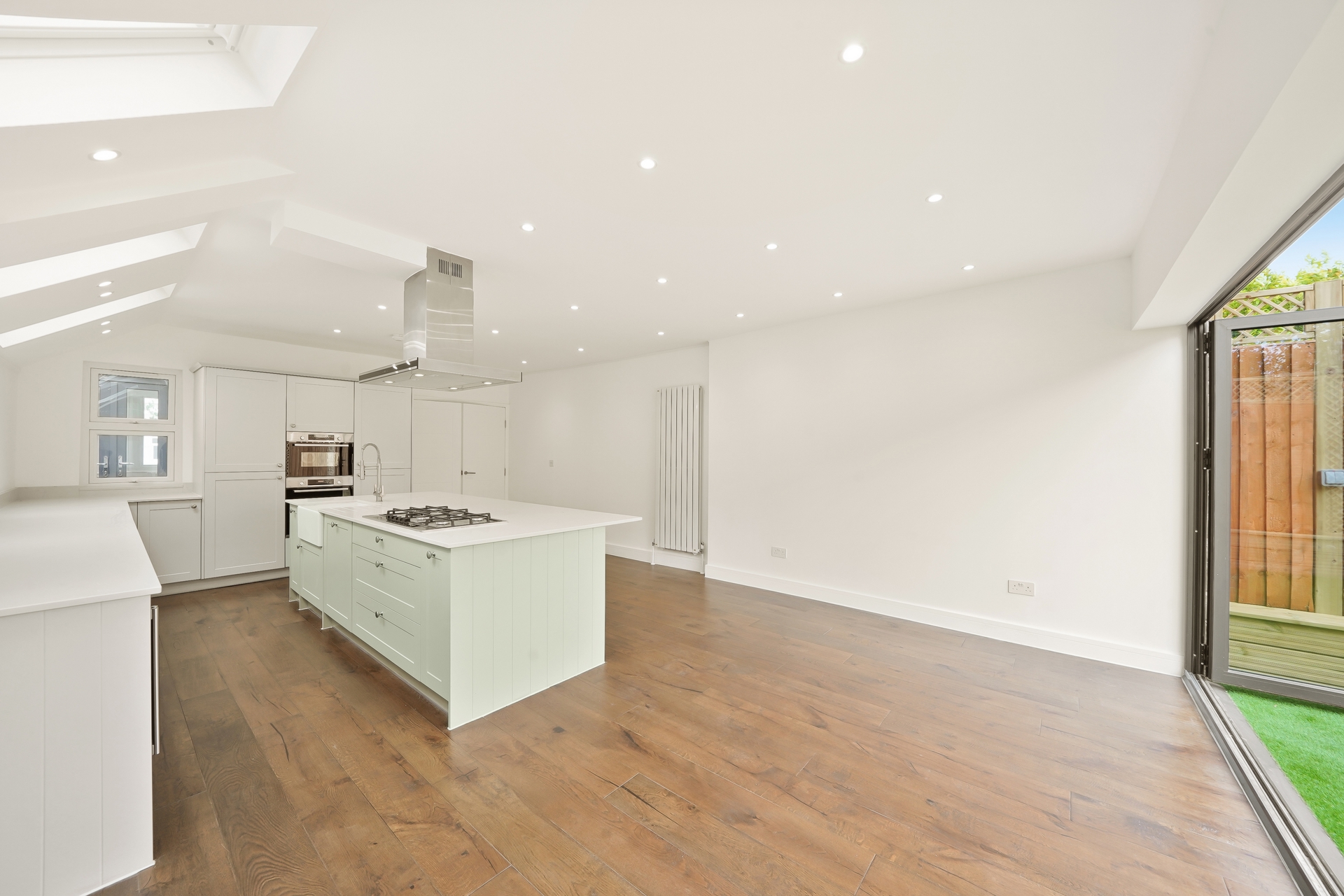 5 Bedroom House to rent in Willesden Green, London, NW2