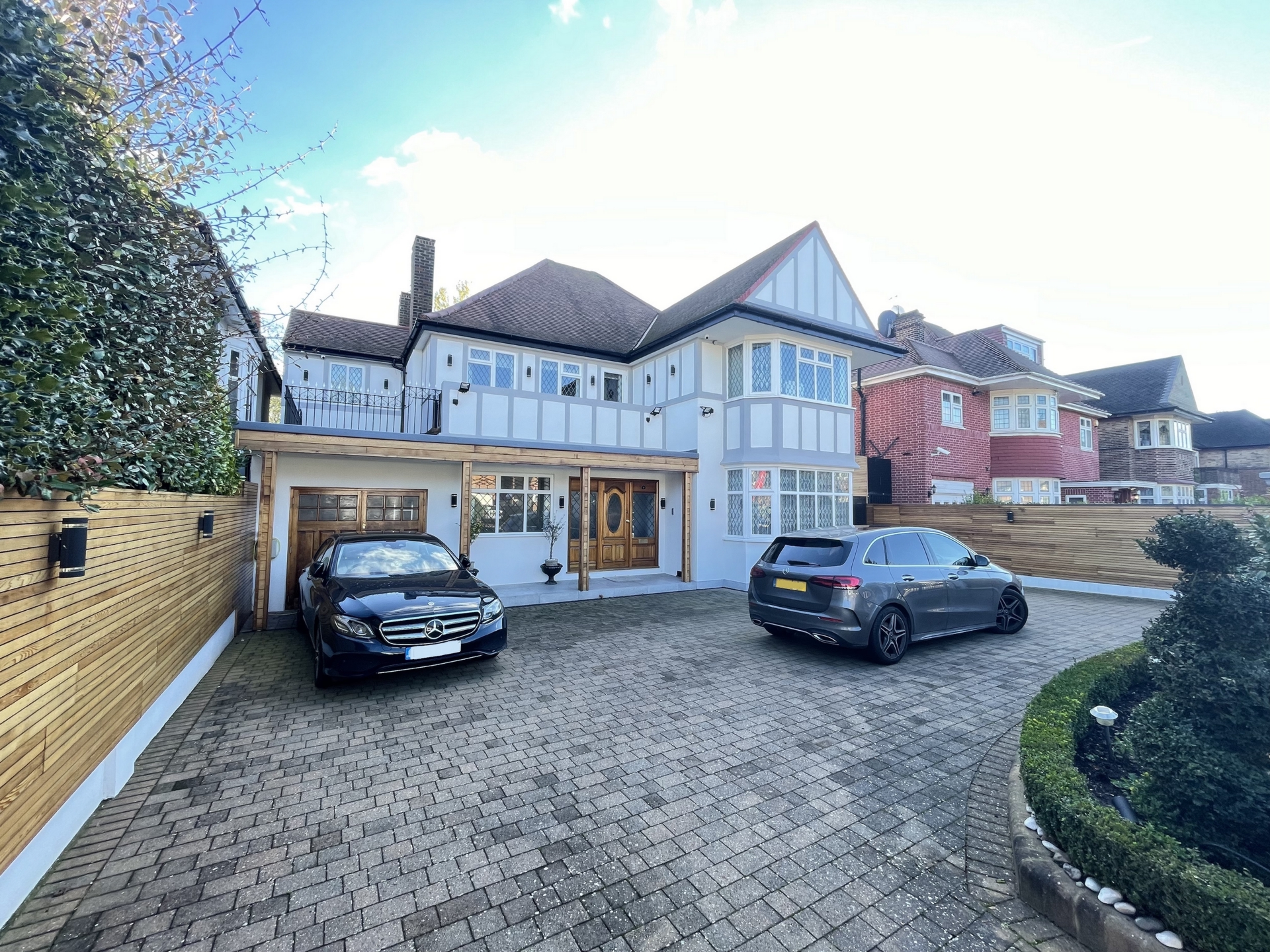 5 Bedroom Detached to rent in Brondesbury Park, London, NW6