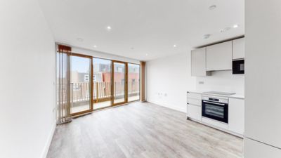 2 Bedroom Apartment to rent in High Road, Willesden, London, NW10