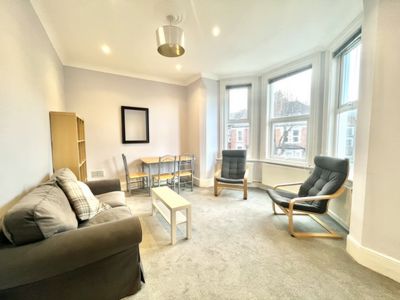 3 Bedroom Flat to rent in Blenheim Gardens, Willesden Green, London, NW2