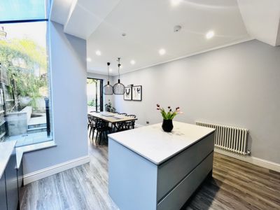 4 Bedroom House to rent in Barcombe Avenue, Streatham, London, SW2
