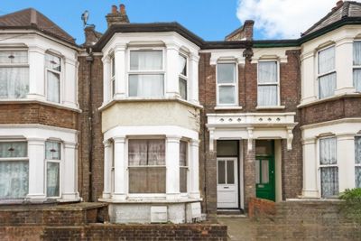 2 Bedroom Flat to rent in Colin Road, Dollis Hill, London, NW10