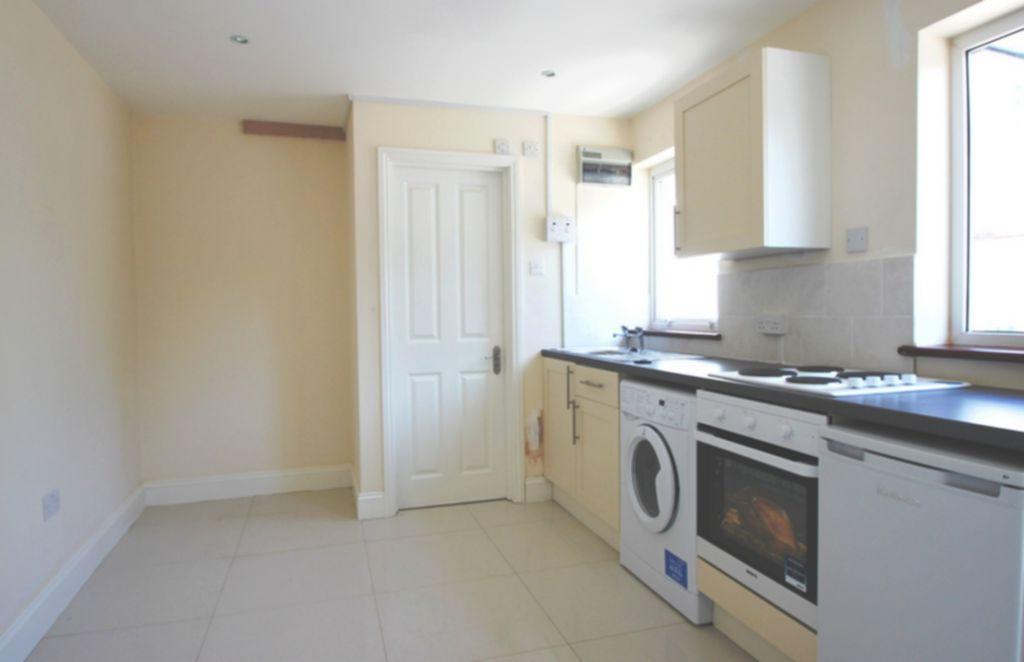 Studio to rent in Cricklewood, London, NW2