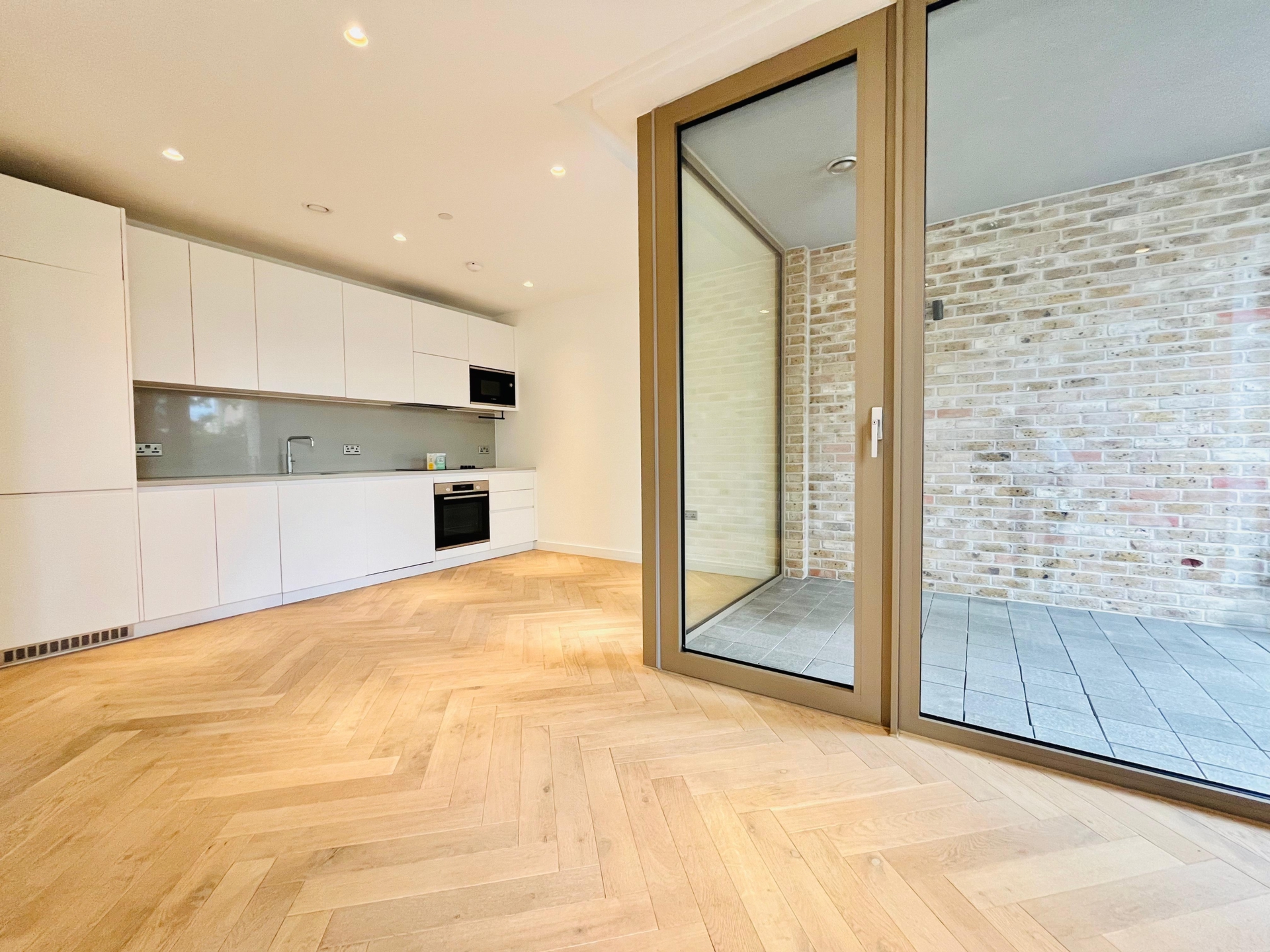 1 Bedroom Serviced Apartment to rent in Dollis Hill, London, NW10