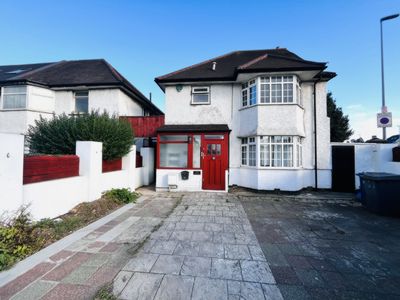 4 Bedroom Detached to rent in The Vale, Golders Green, London, NW11