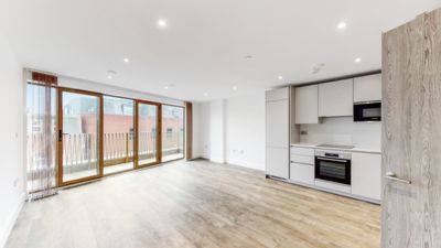 2 Bedroom Flat to rent in High Road, Willesden, London, NW10