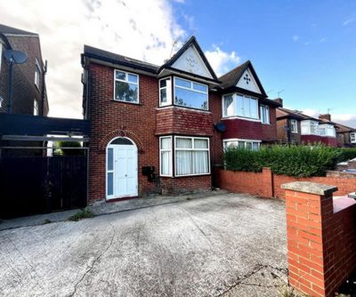 5 Bedroom Semi Detached to rent in The Vale, Cricklewood, London, NW11