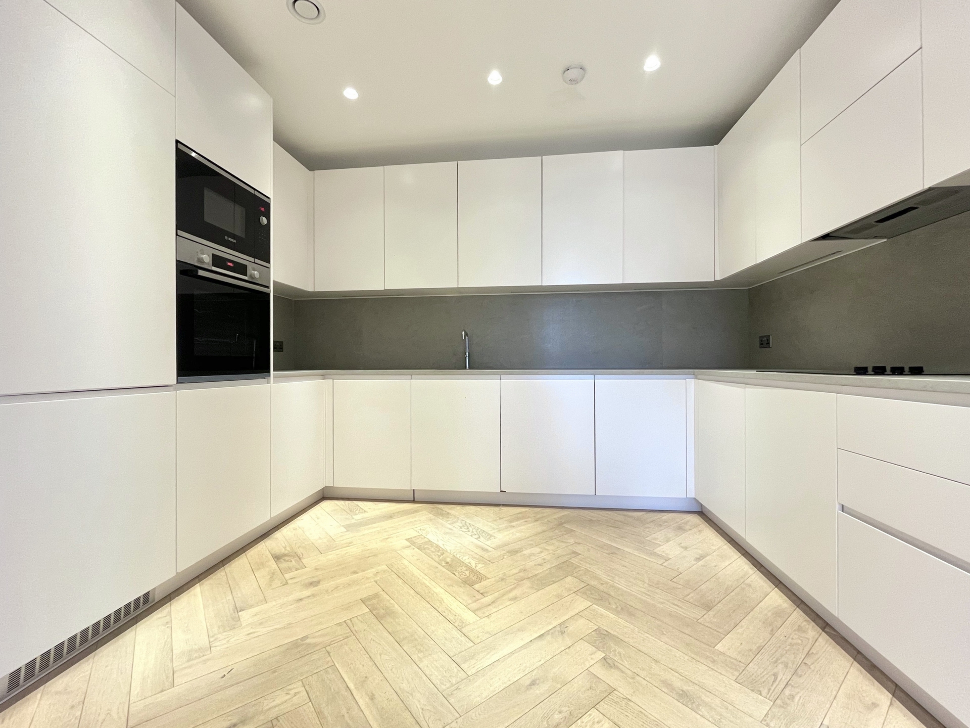 3 Bedroom Serviced Apartment to rent in Dollis Hill, London, NW10