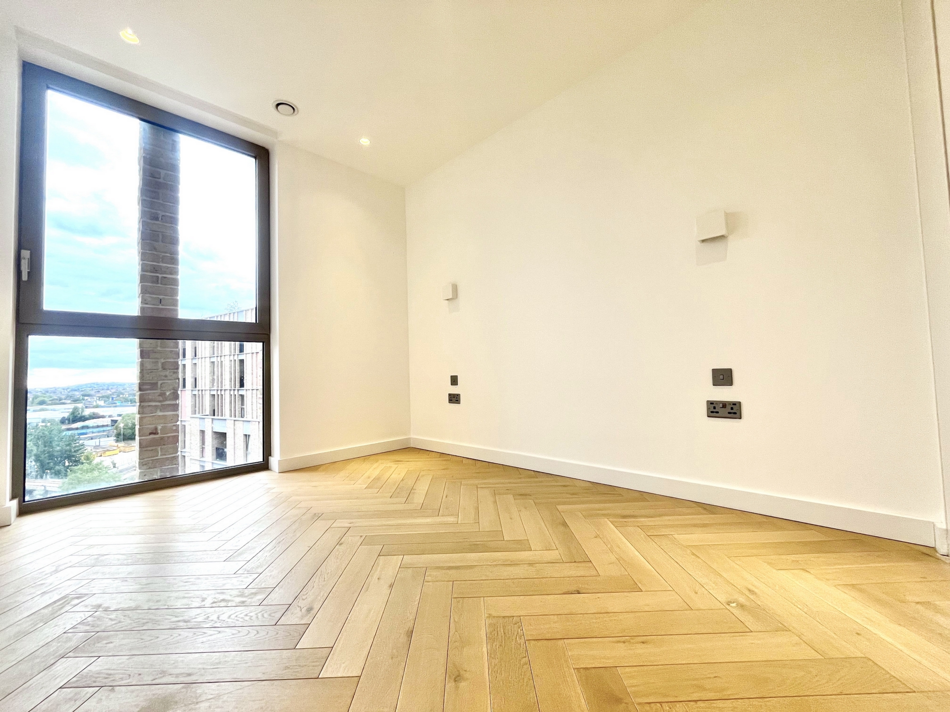 3 Bedroom Apartment to rent in Dollis Hill, London, NW10