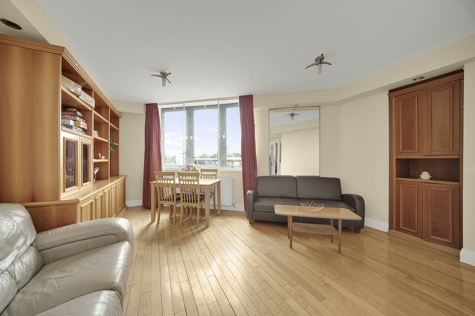 2 Bedroom Apartment to rent in Kilburn, London, NW2