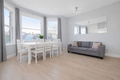 1 Bedroom Flat to rent in Dartmouth Road, Willesden, London, NW2