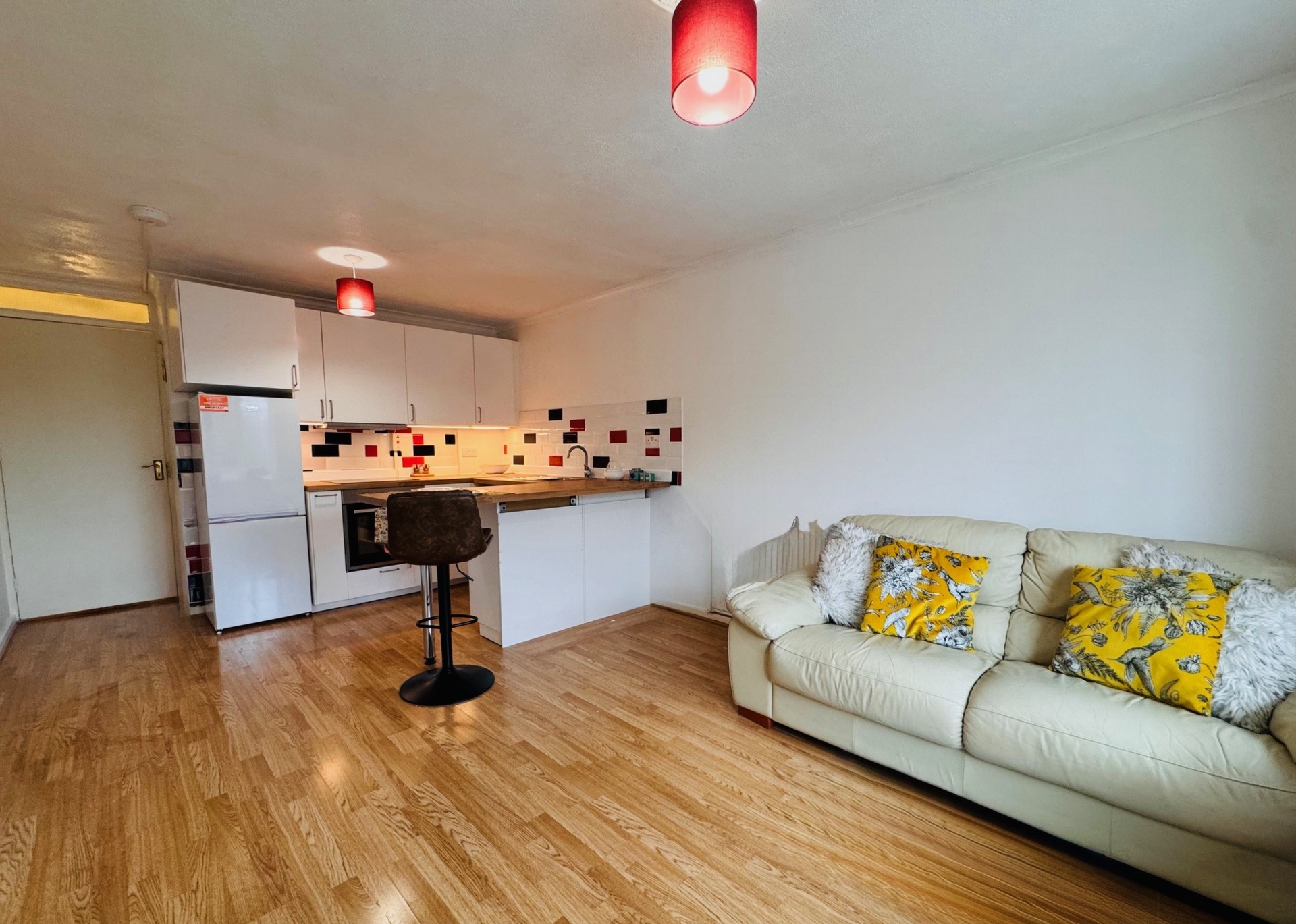 2 Bedroom Flat to rent in Kilburn, London, NW6
