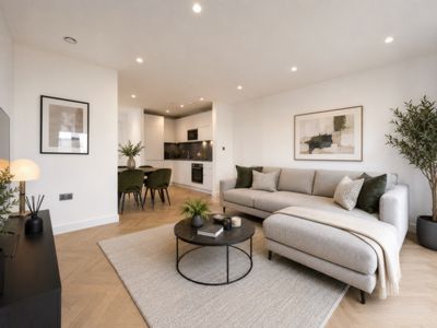 3 Bedroom Apartment to rent in Oberman Road, Dollis Hill, London, NW10