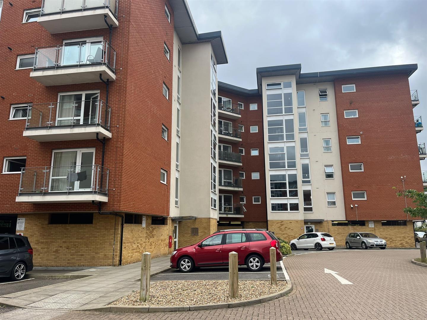 Clarkson Court, Hatfield, AL10