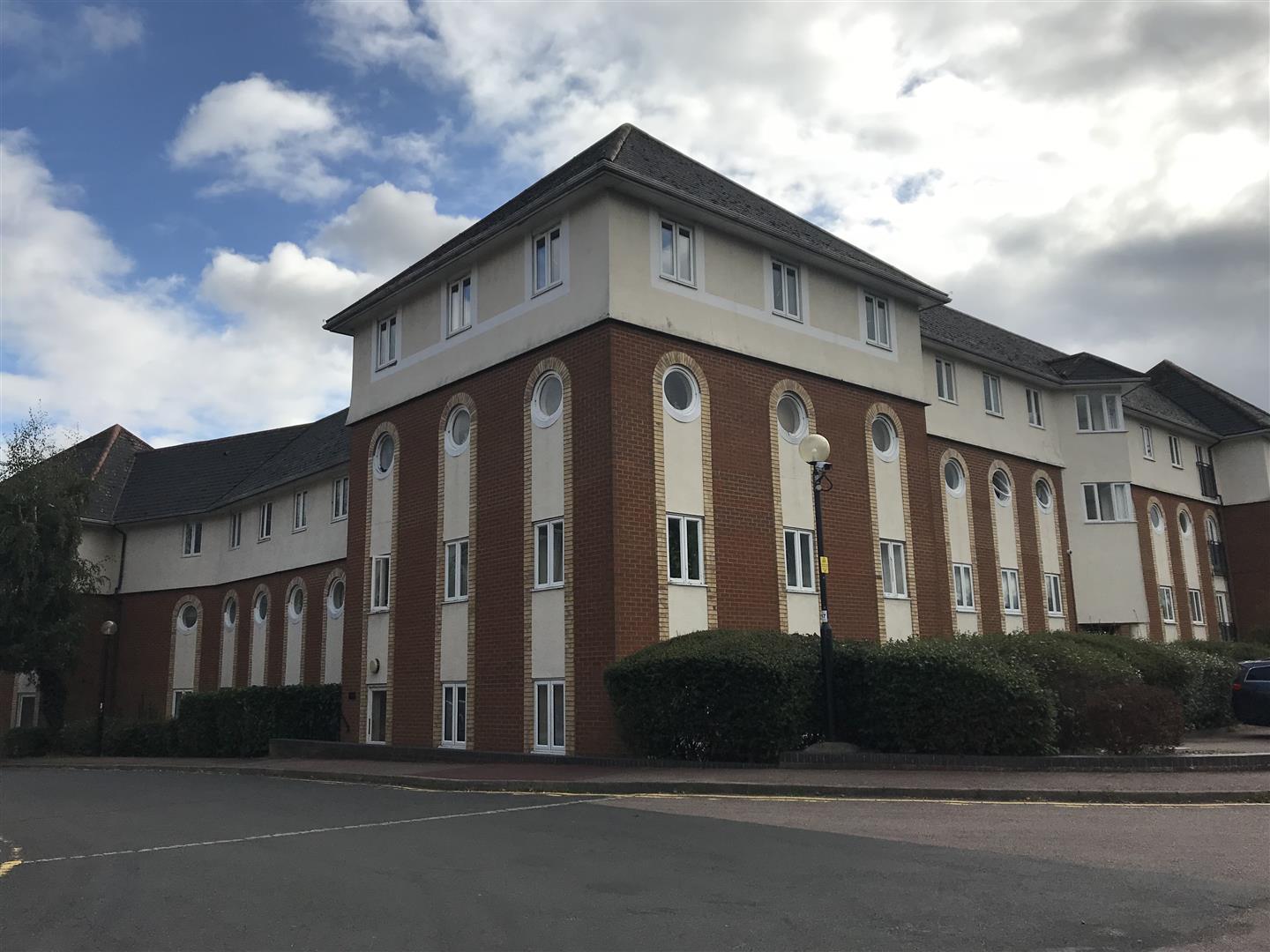 Walsingham Close, Hatfield, AL10