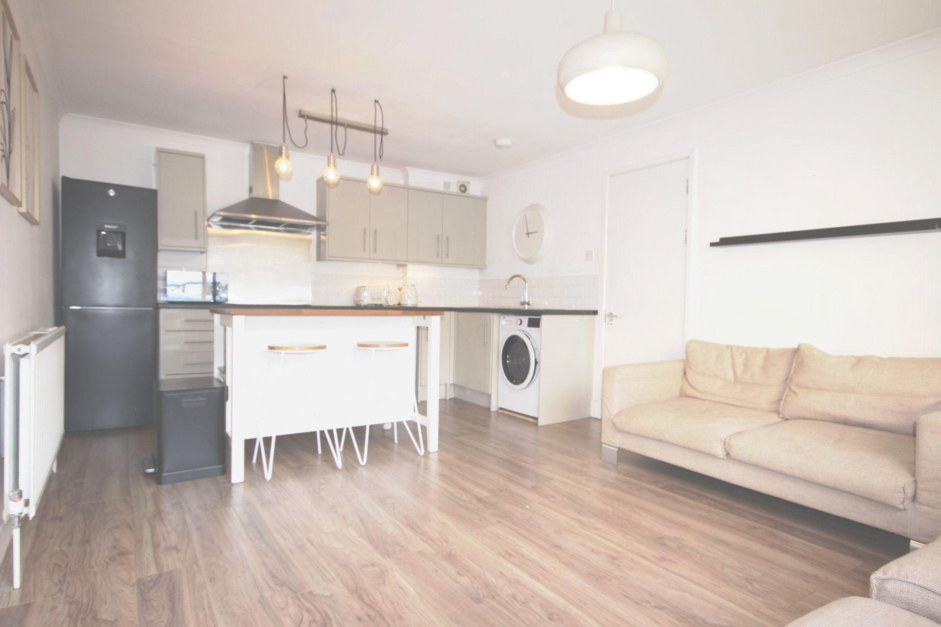 2 Bedroom Apartment to rent in Wapping, London, E1W