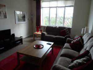 3 Bedroom Flat to rent in Willesden Lane, Kilburn, London, NW6
