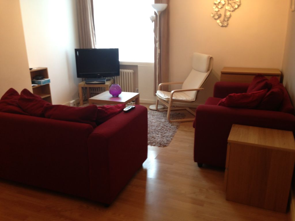 3 Bedroom Flat to rent in Kilburn, London, NW6