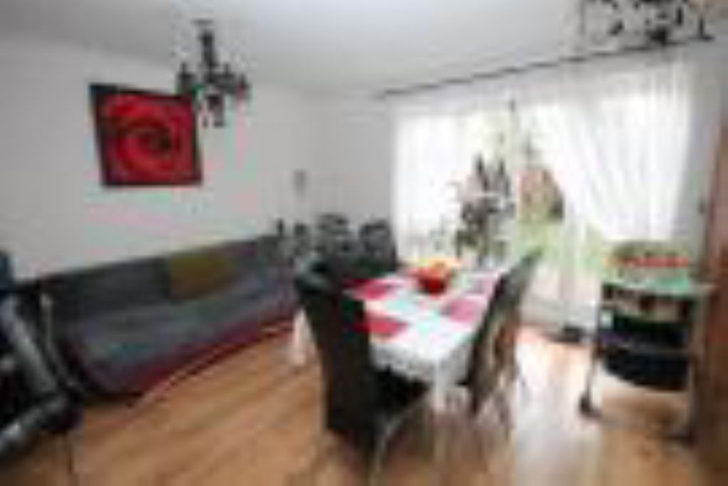 3 Bedroom Flat to rent in Kilburn, London, NW6