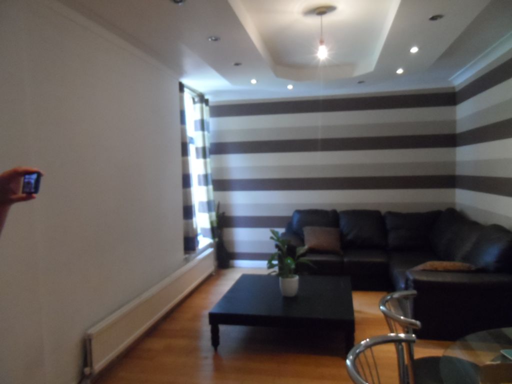 3 Bedroom Flat to rent in Willesden, London, NW10