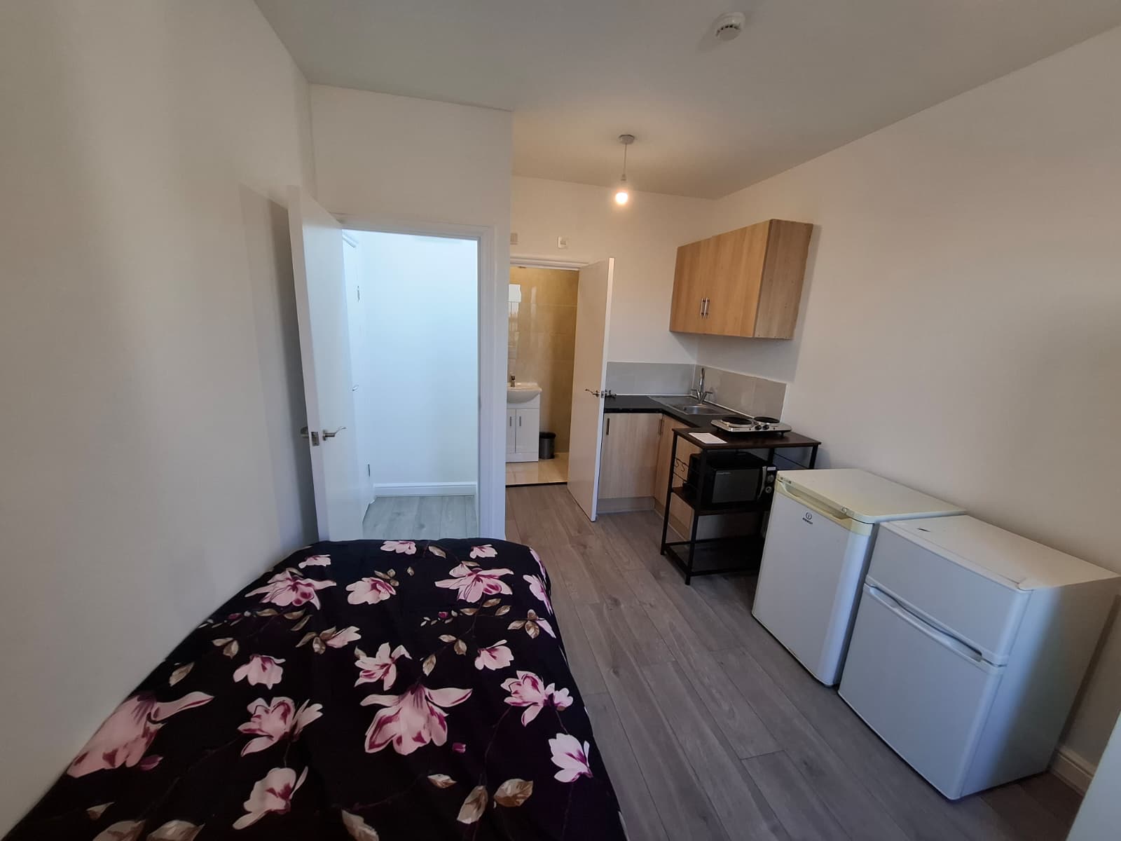 1 Bedroom Studio to rent in Kilburn, London, NW6
