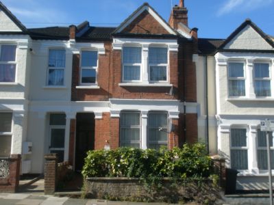 3 Bedroom Flat to rent in , Hendon, NW9