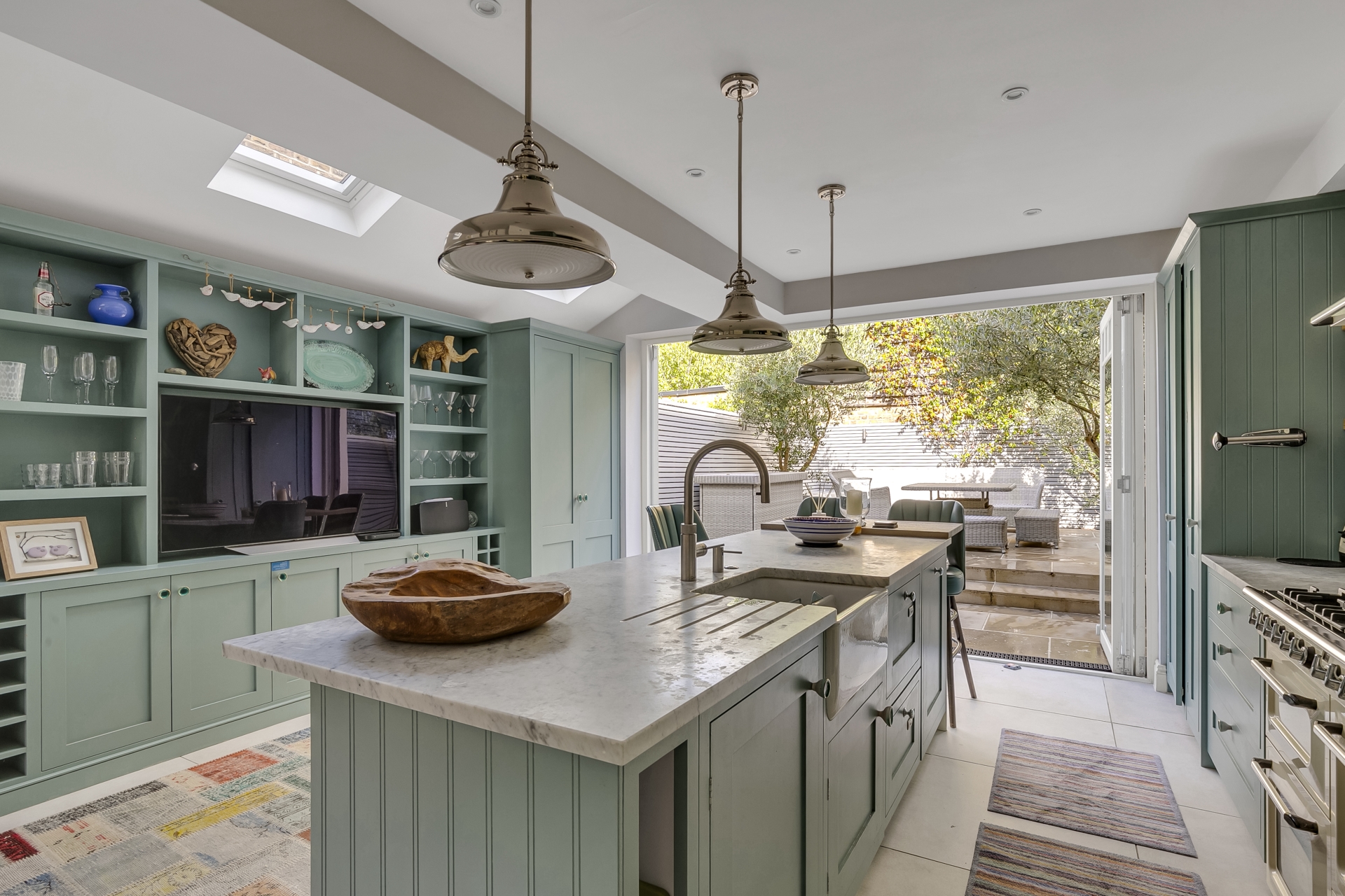 4 Bedroom Terraced to rent in Fullerton Road, Wandsworth, London, SW18