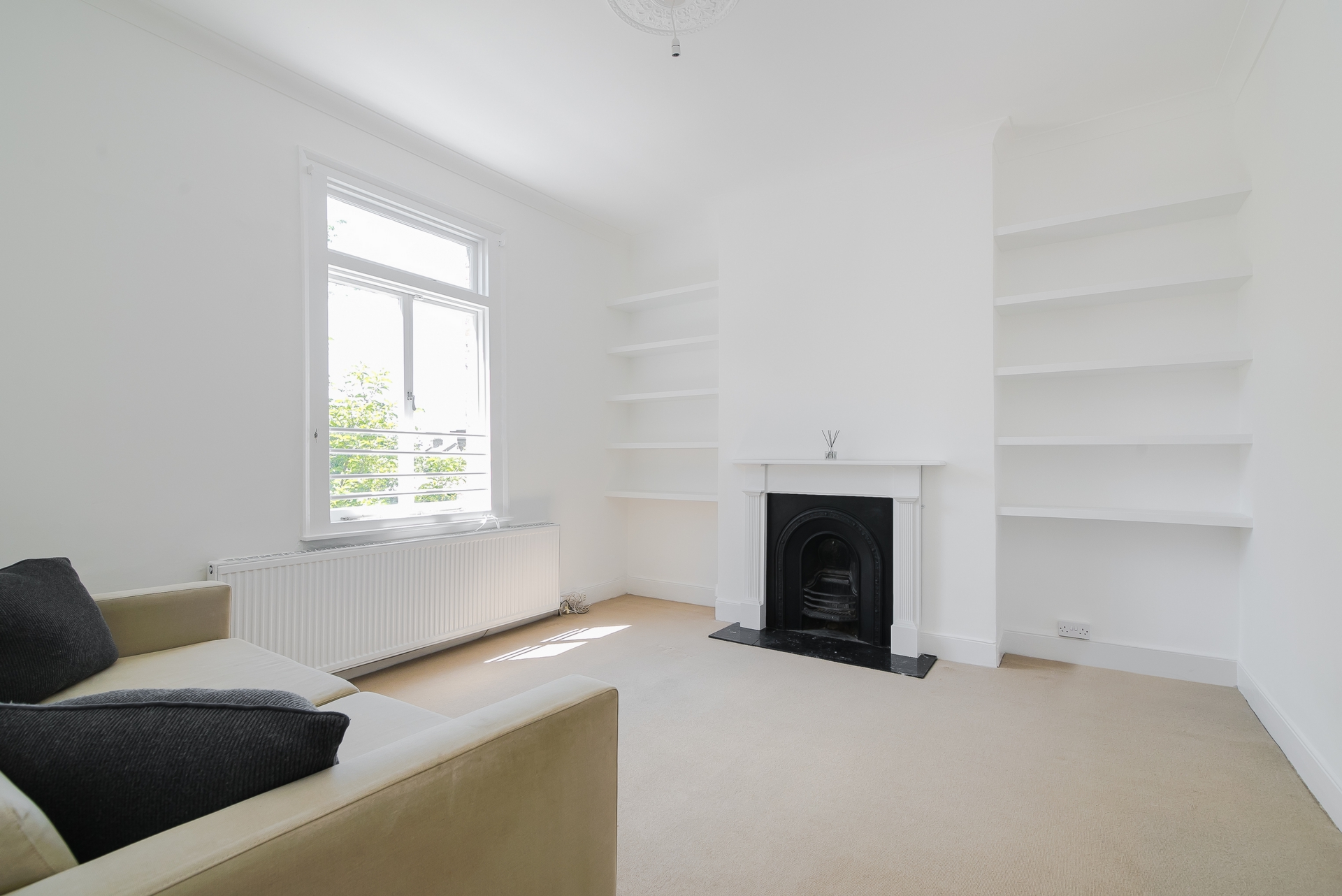 3 Bedroom Flat to rent in Wandsworth, London, SW18