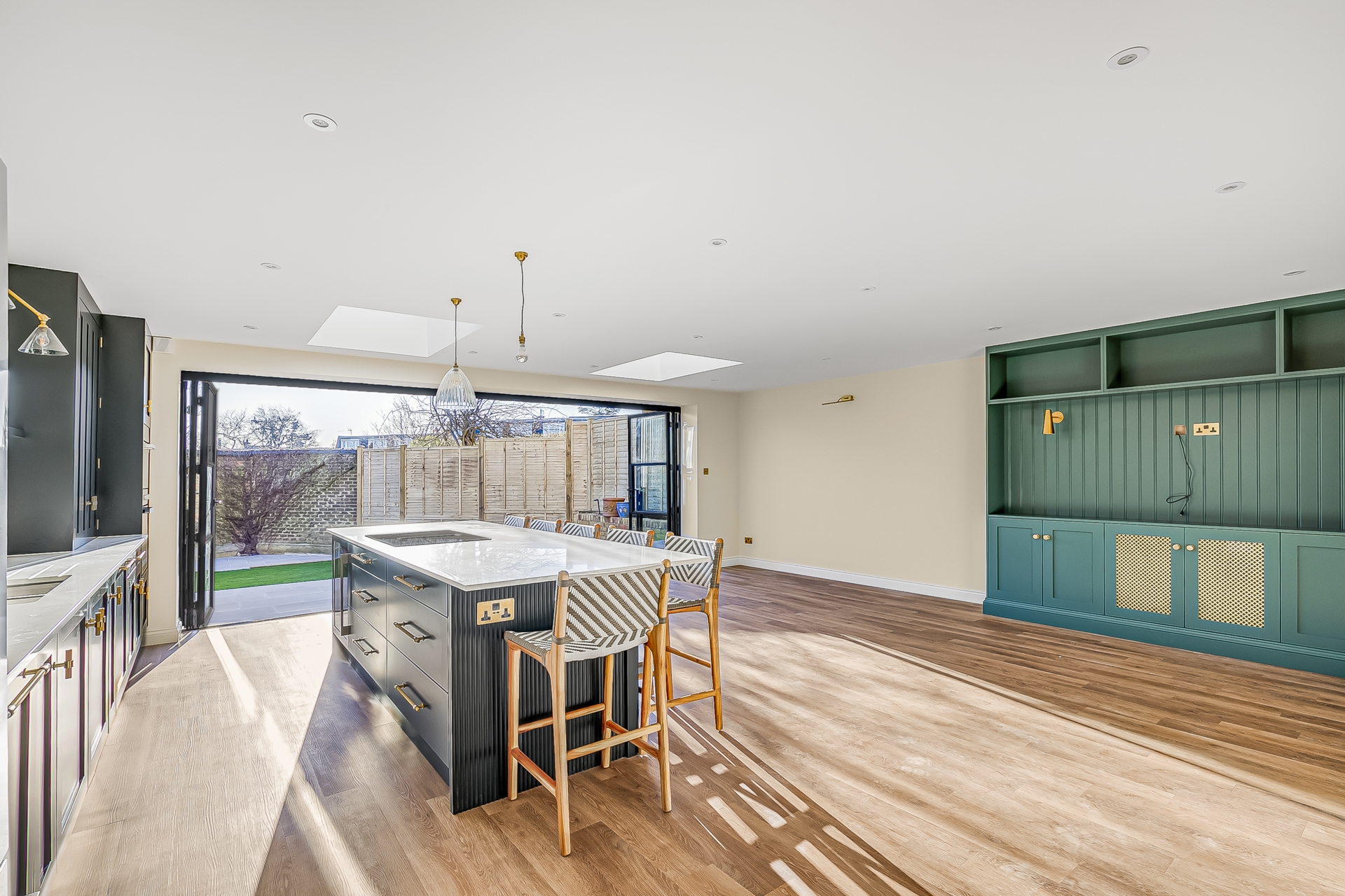 4 Bedroom End Of Terrace to rent in Somerset Road, London, SW19