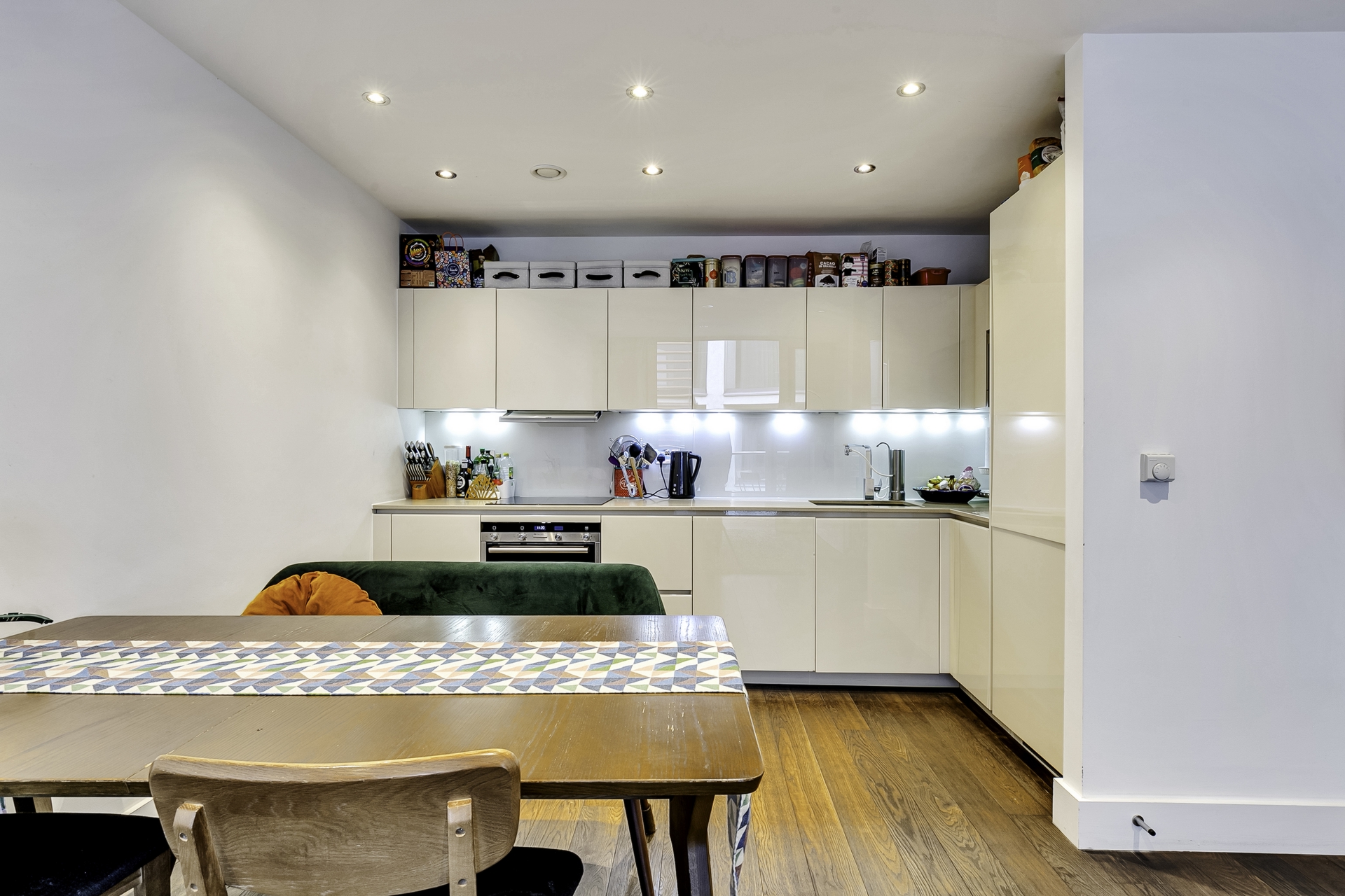 2 Bedroom Apartment to rent in East Putney, London, SW15