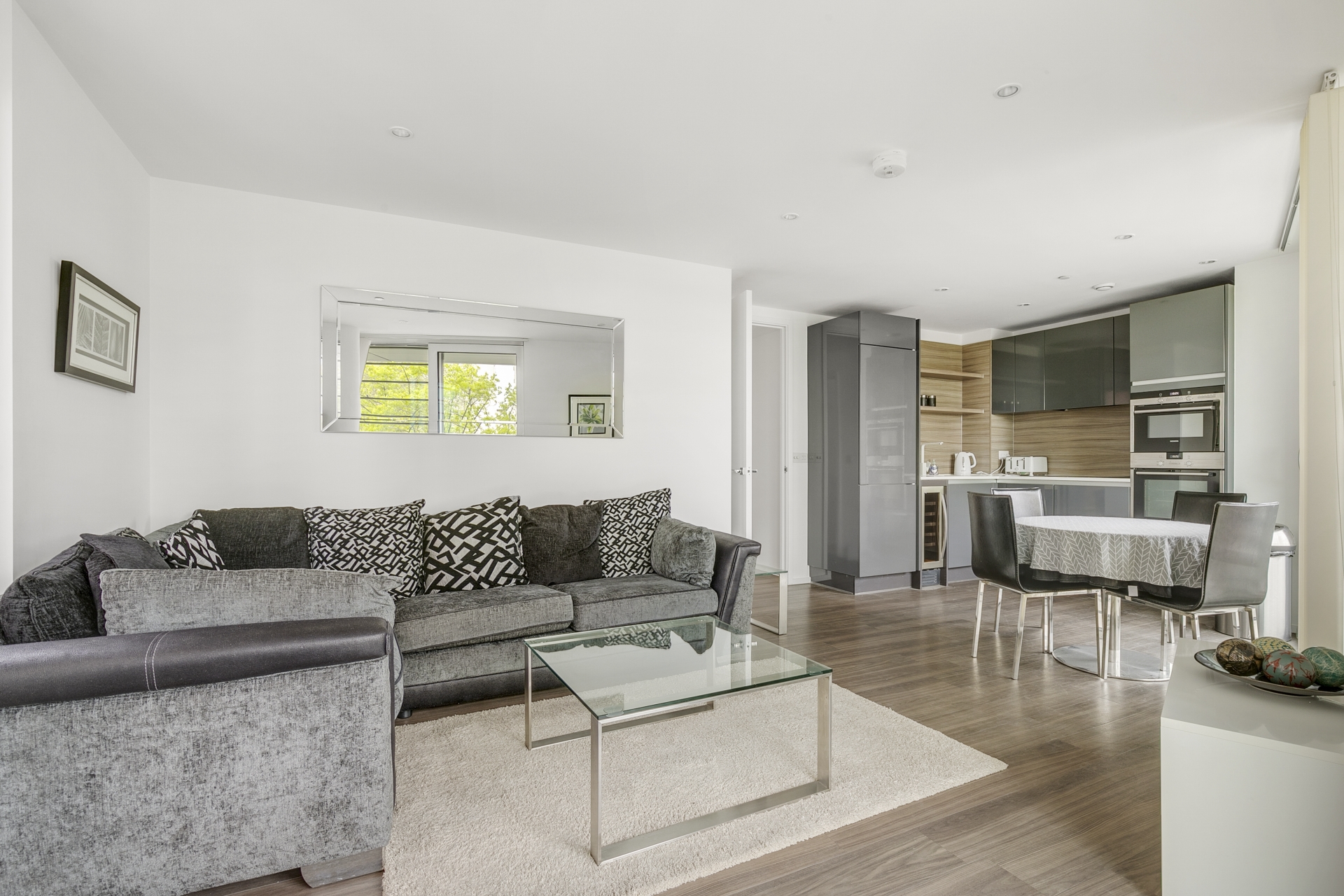 2 Bedroom Apartment to rent in Buckhold Road, Wandsworth, London, SW18