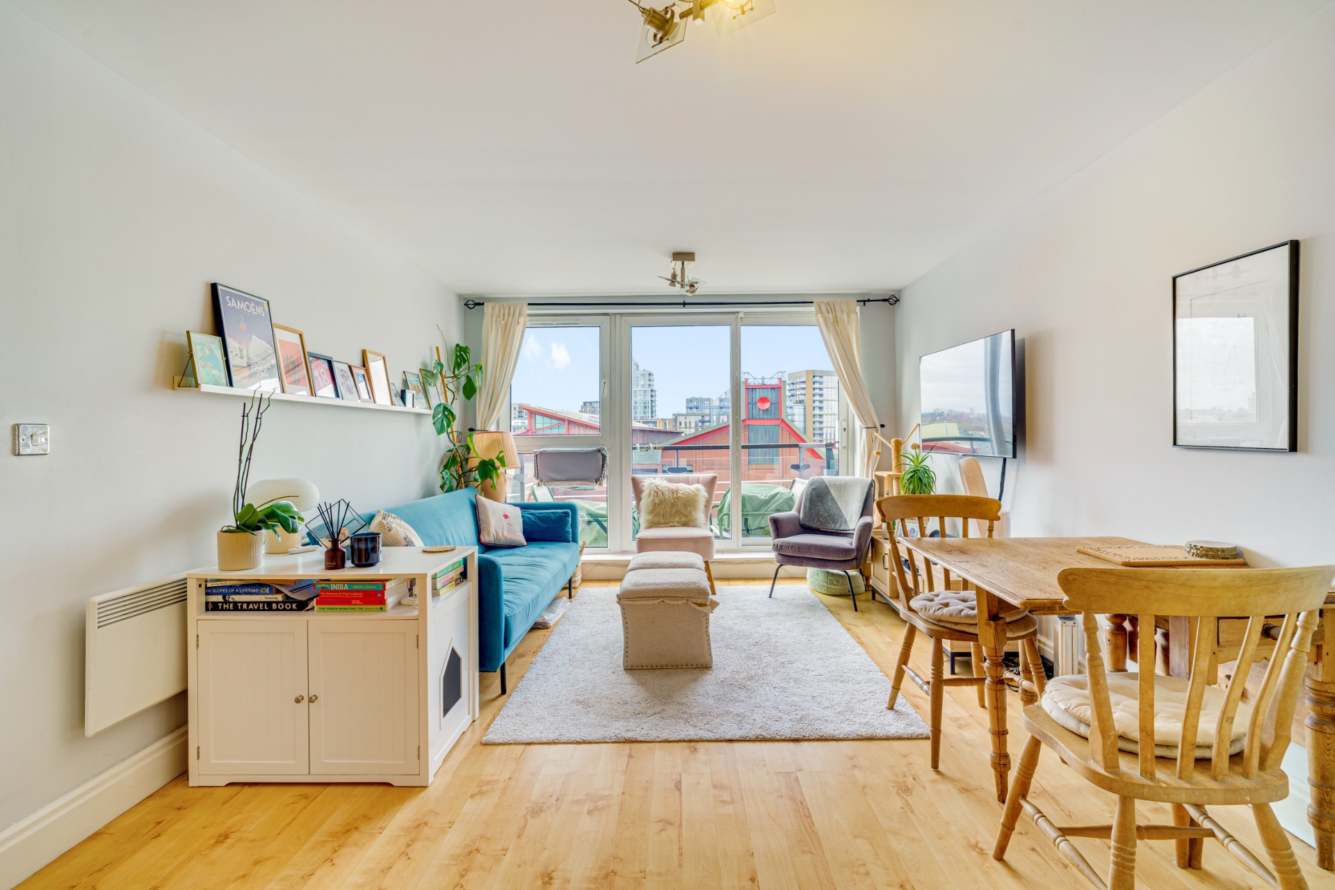 2 Bedroom Flat to rent in Smugglers Way, Wandsworth, London, SW18