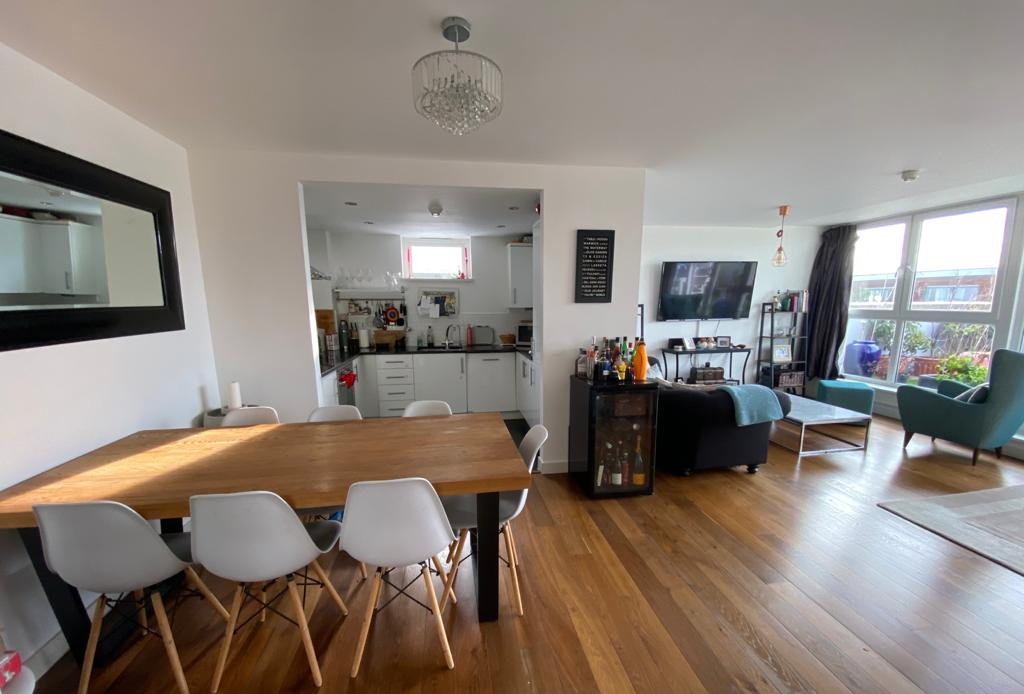 3 Bedroom Flat to rent in 24 Point Pleasant, London, SW18