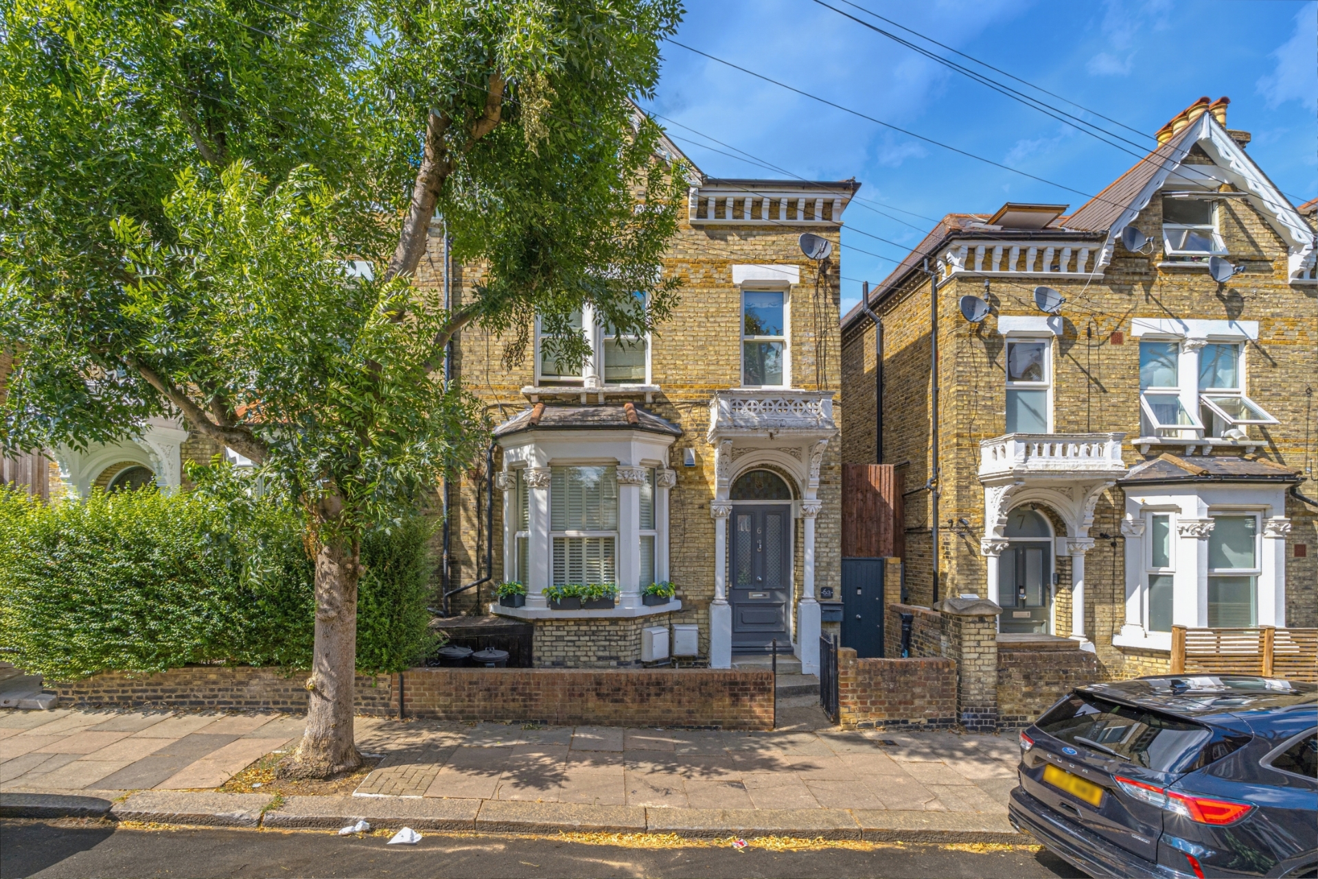 4 Bedroom Maisonette to rent in Dents Road, London, SW11