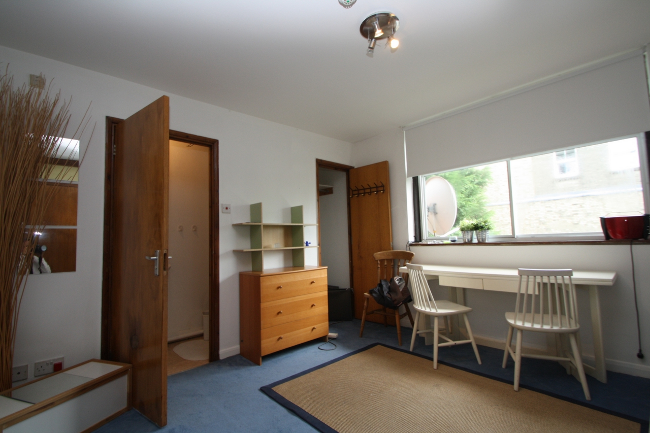 Flat to rent in Highgate, London, N6
