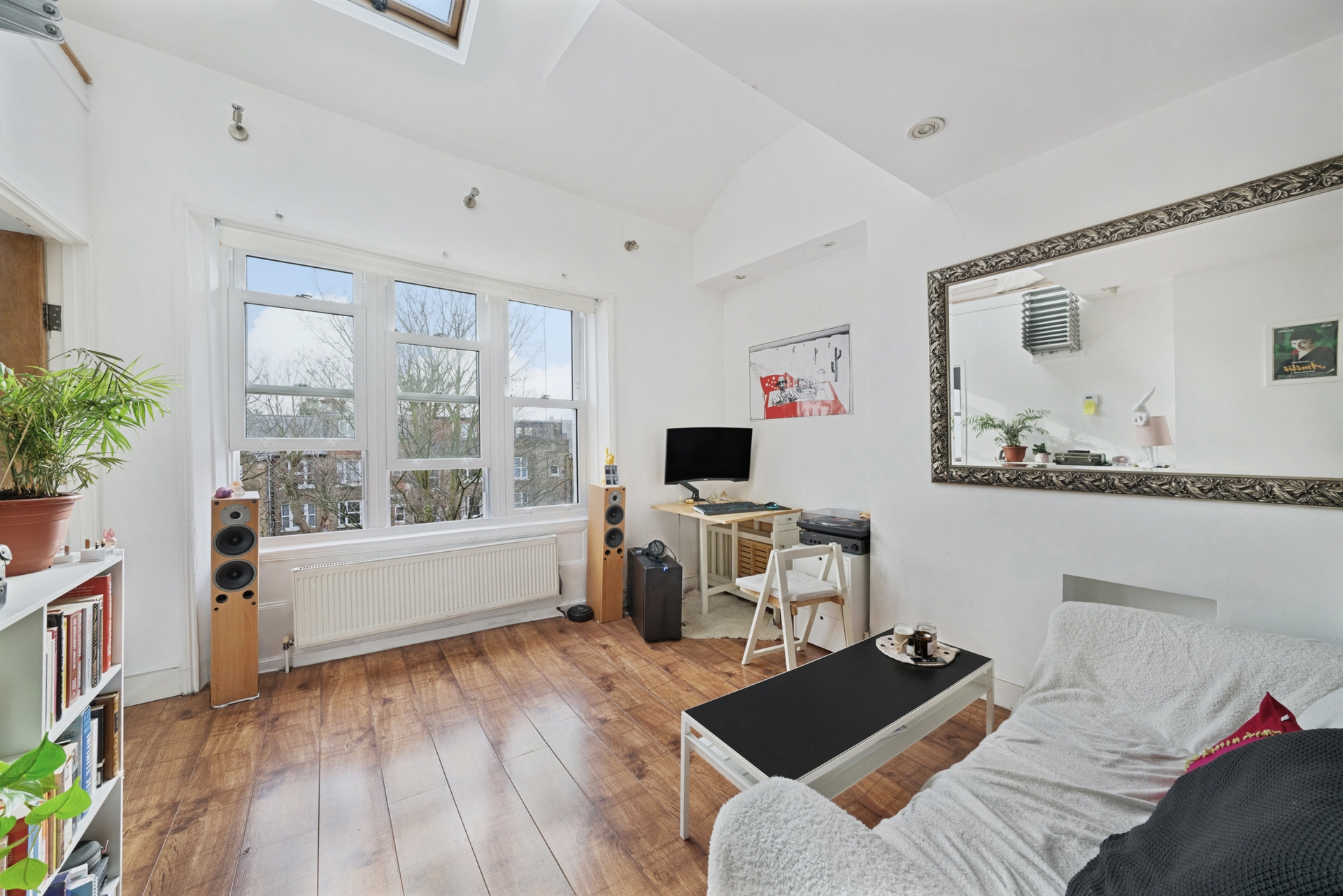 1 Bedroom Flat to rent in West Hampstead, London, NW2