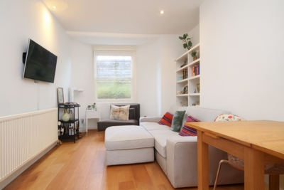 3 Bedroom Flat to rent in St Johns Grove, Archway, London, N19