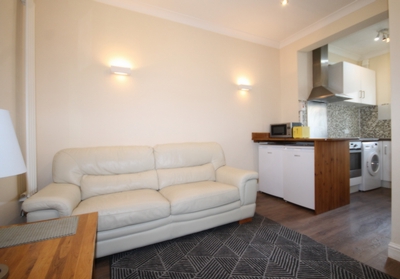 2 Bedroom Flat to rent in Castlehaven Road, Camden, London, NW1