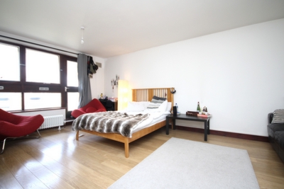 2 Bedroom Flat to rent in Camden Road, Camden Town, London, NW1