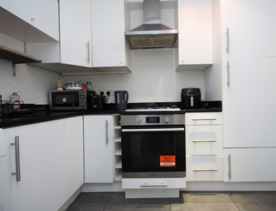 3 Bedroom Flat to rent in Camden Road, Camden Town, London, NW1