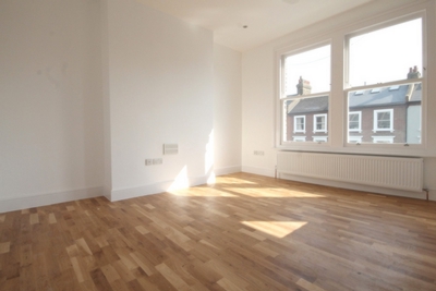 3 Bedroom Flat to rent in Raveley Street, Kentish Town, London, NW5